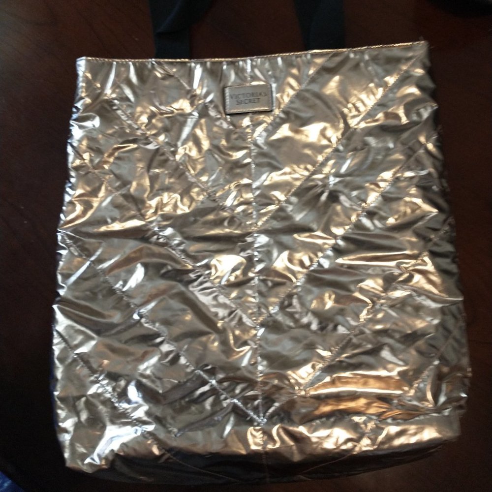 VS METALLIC GOLD QUILTED TOTE ... LIKE NEW